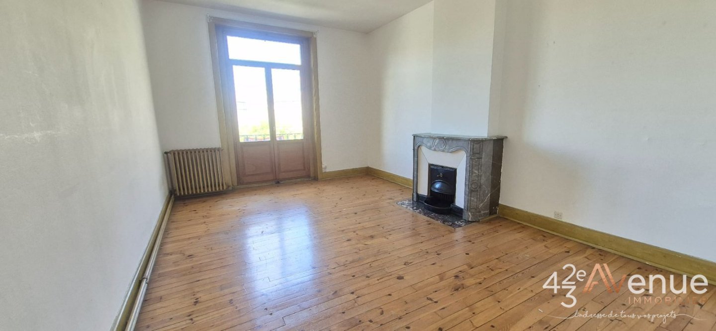 APPARTEMENT T4 A VENDRE - ST ETIENNE CHAVANELLE - 123 m2 - 120 000 &euro;