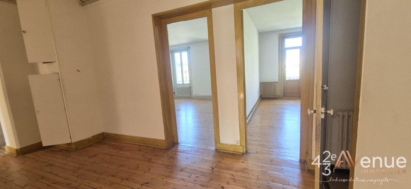 APPARTEMENT T4 A VENDRE - ST ETIENNE CHAVANELLE - 123 m2 - 120 000 &euro;