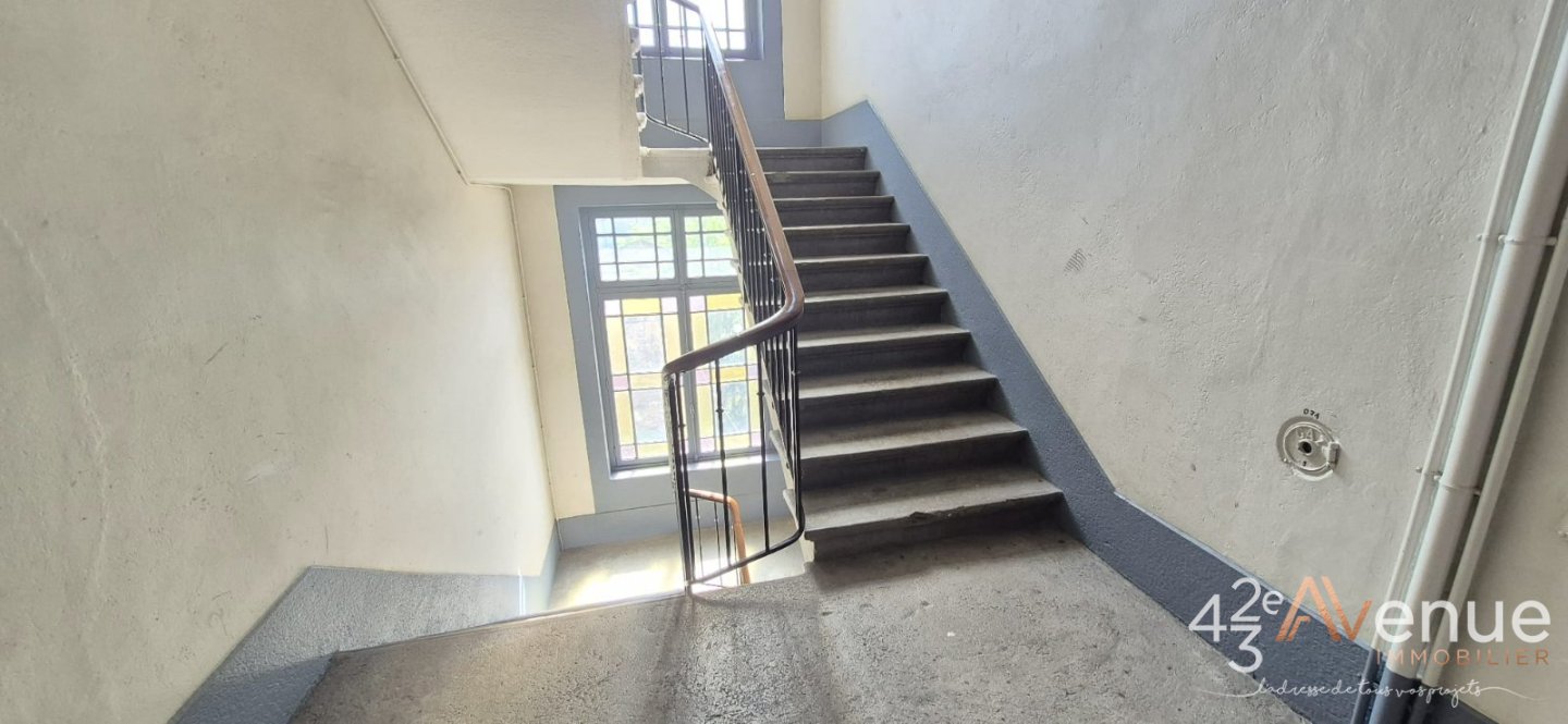 APPARTEMENT T4 A VENDRE - ST ETIENNE CHAVANELLE - 123 m2 - 120 000 &euro;