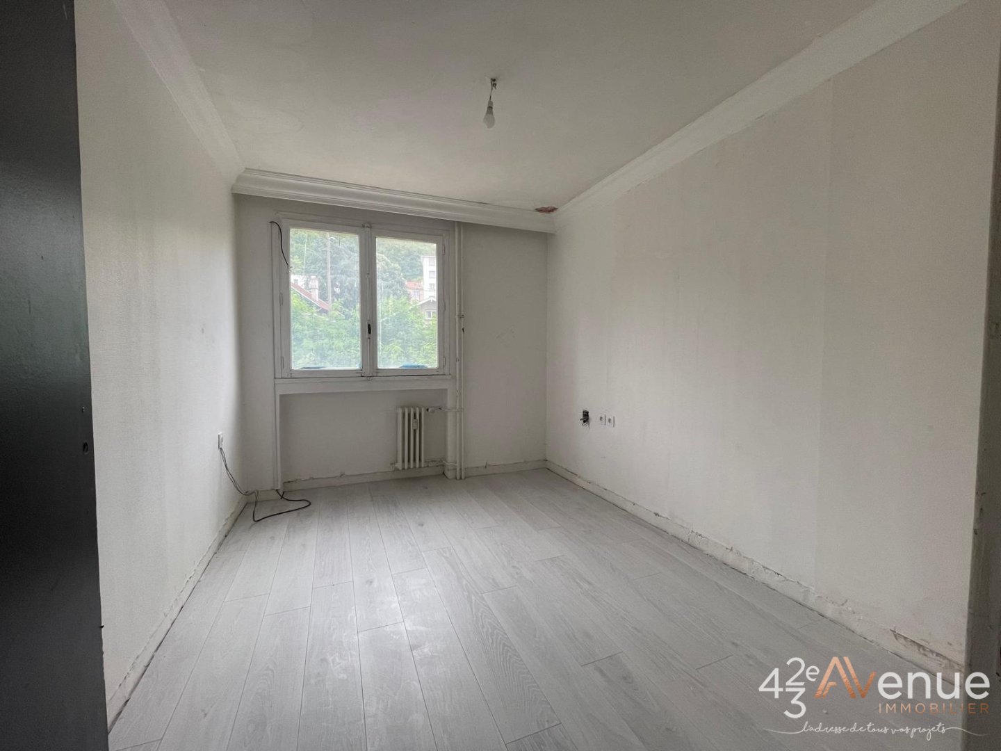 Appartement type 4 avec 3 chambres et balcon A VENDRE - ST ETIENNE CITE DU DESIGN - 81.27 m2 - 133 000 €