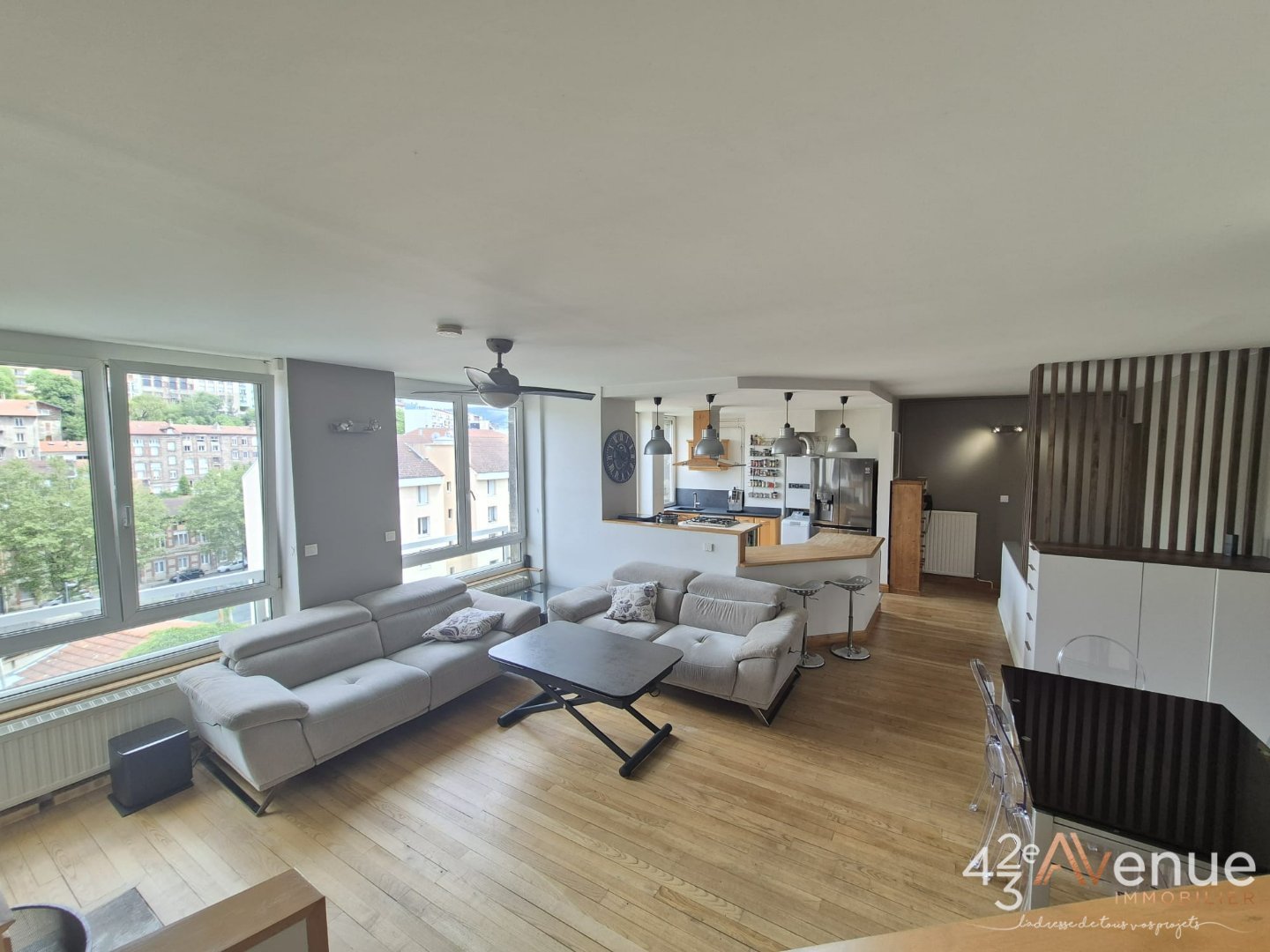 APPARTEMENT T4 A VENDRE - ST ETIENNE COLLINE DES PERES - 132.11 m2 - 165000€