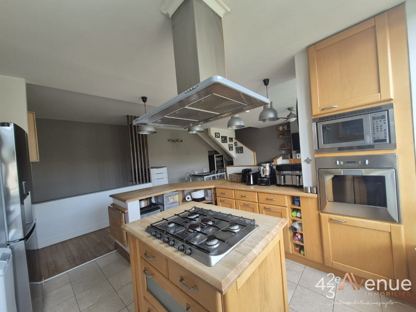 APPARTEMENT T4 A VENDRE - ST ETIENNE COLLINE DES PERES - 132.11 m2 - 165000€