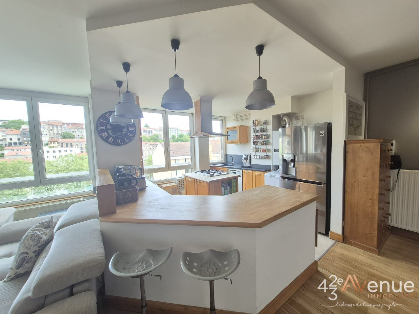 APPARTEMENT T4 A VENDRE - ST ETIENNE COLLINE DES PERES - 132.11 m2 - 165000€