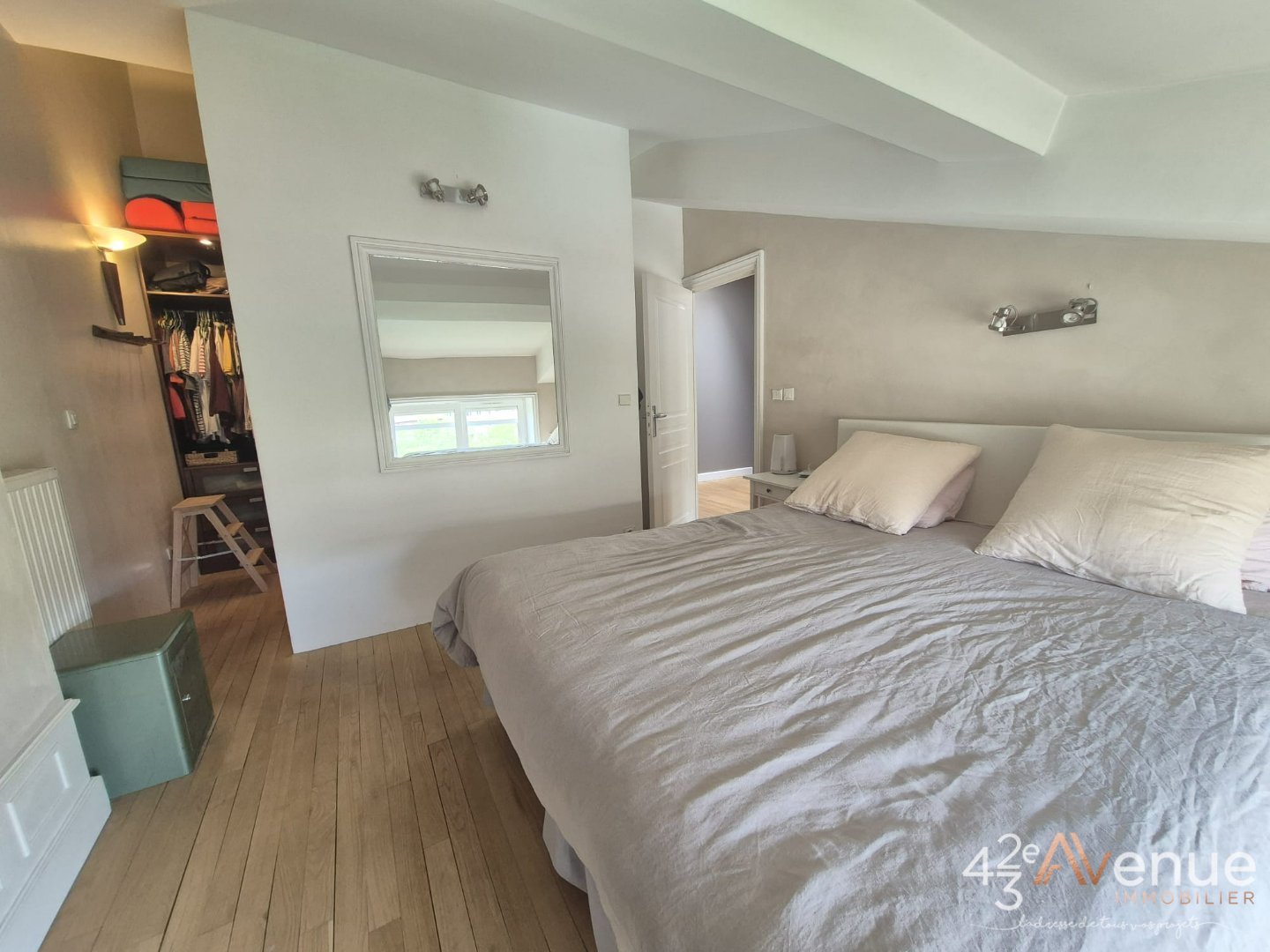 APPARTEMENT T4 A VENDRE - ST ETIENNE COLLINE DES PERES - 132.11 m2 - 165000€