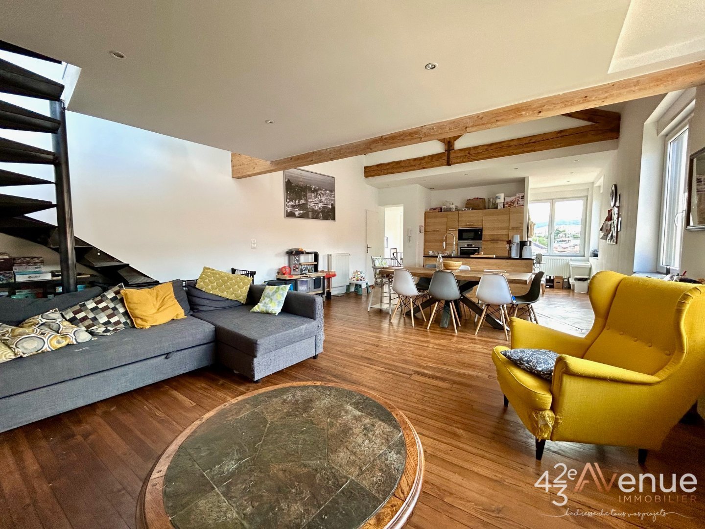 APPARTEMENT T4 A VENDRE - ST ETIENNE COLLINE DES PERES - 100.4 m2 - 220000€