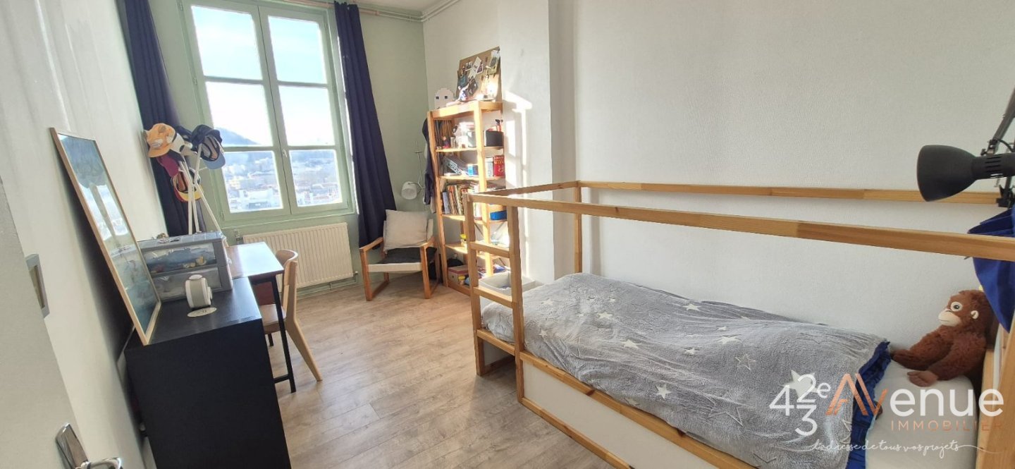 APPARTEMENT T4 A VENDRE - ST ETIENNE Crt de roch - 123 m2 - 159900€