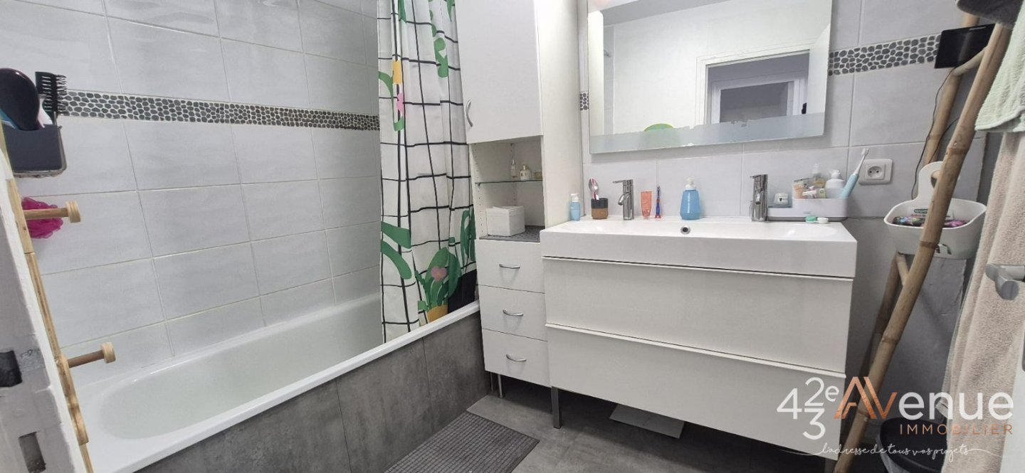 APPARTEMENT T4 A VENDRE - ST ETIENNE Crt de roch - 123 m2 - 159900€