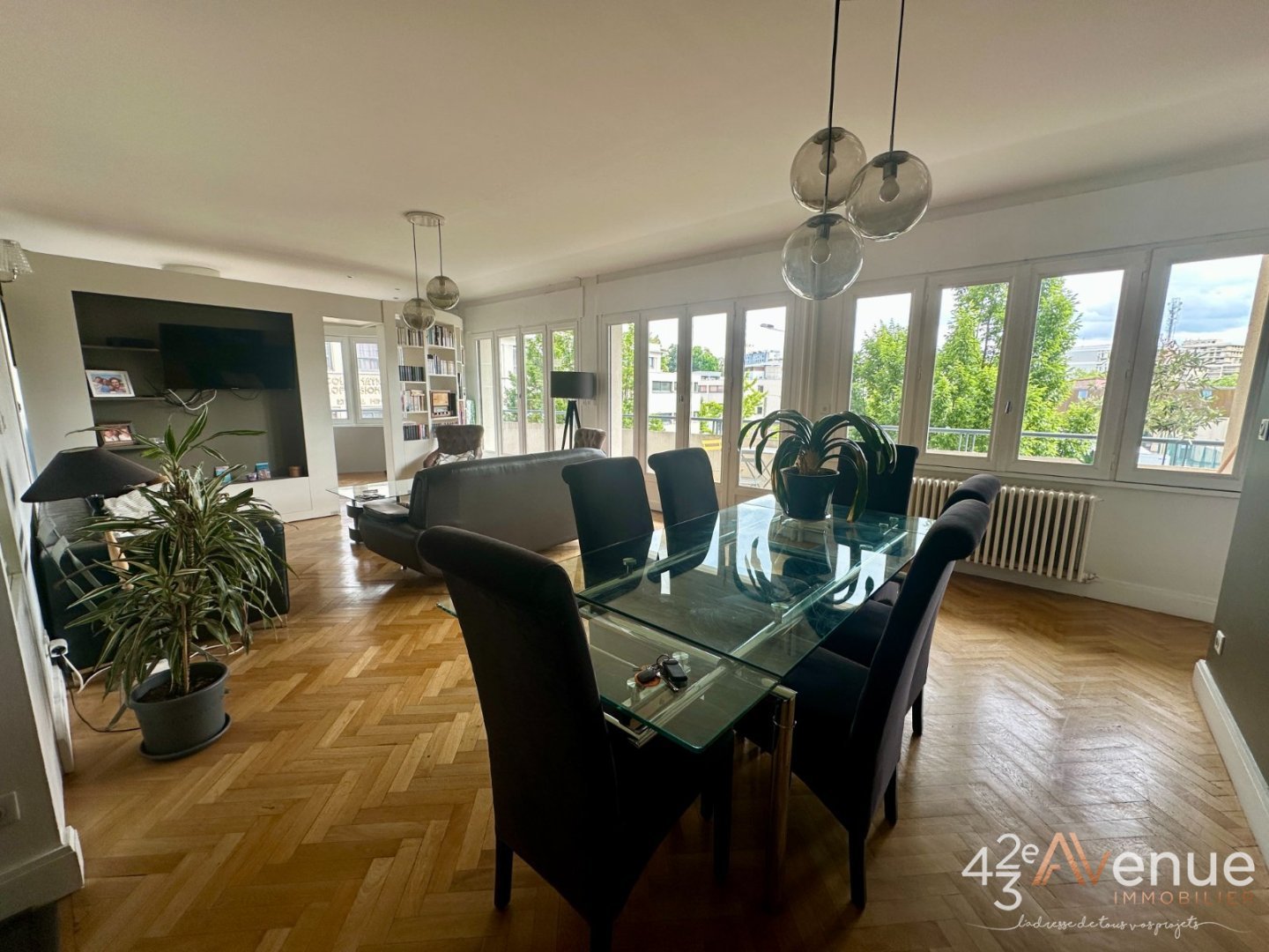 APPARTEMENT T4 A VENDRE - ST ETIENNE entre les coles Fauriel et Mimard - 106.62 m2 - 163000€