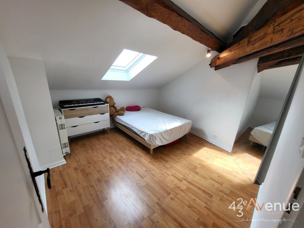 Appartement DUPLEX avec Terrasse Tropzienne A VENDRE - ST ETIENNE FACULTE   CENTRE DEUX - 147.25 m2 - 175000€