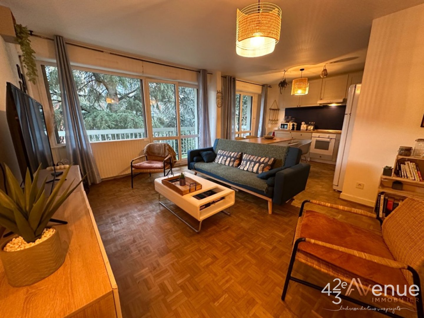 Appartement 87,44M place de parking - ST ETIENNE FACULTE   CENTRE DEUX - 87.7 m2 - 135000€