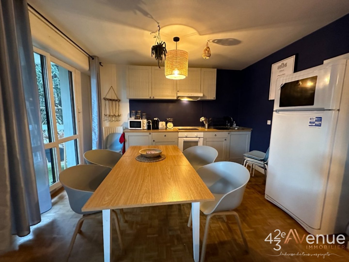 Appartement 87,44M place de parking - ST ETIENNE FACULTE   CENTRE DEUX - 87.7 m2 - 135000€