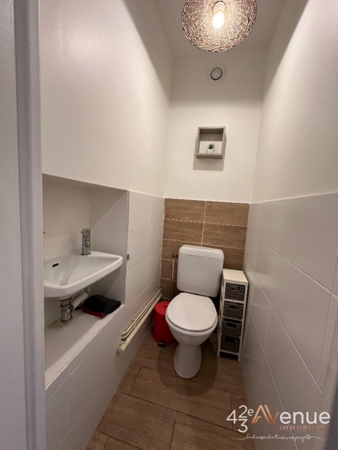 Appartement 87,44M place de parking - ST ETIENNE FACULTE   CENTRE DEUX - 87.7 m2 - 135000€