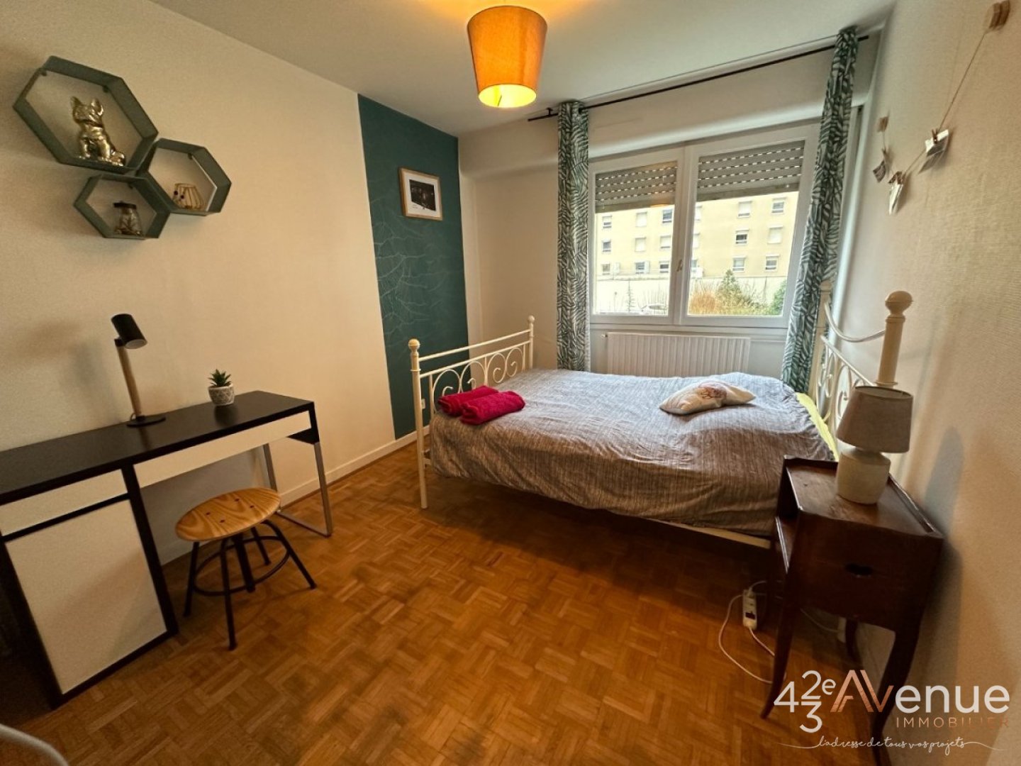 Appartement 87,44M place de parking - ST ETIENNE FACULTE   CENTRE DEUX - 87.7 m2 - 135000€