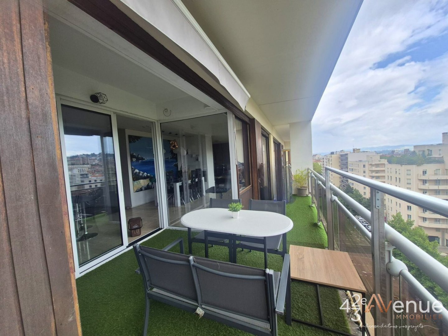 APPARTEMENT T4 A VENDRE - ST ETIENNE FACULTE   CENTRE DEUX - 122.77 m2 - 220000€