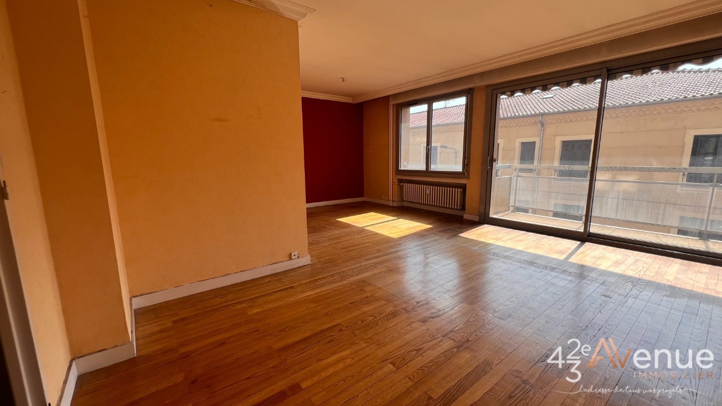 APPARTEMENT T4 A VENDRE - ST ETIENNE FACULTE   CENTRE DEUX - 80 m2 - 99�000�&euro;