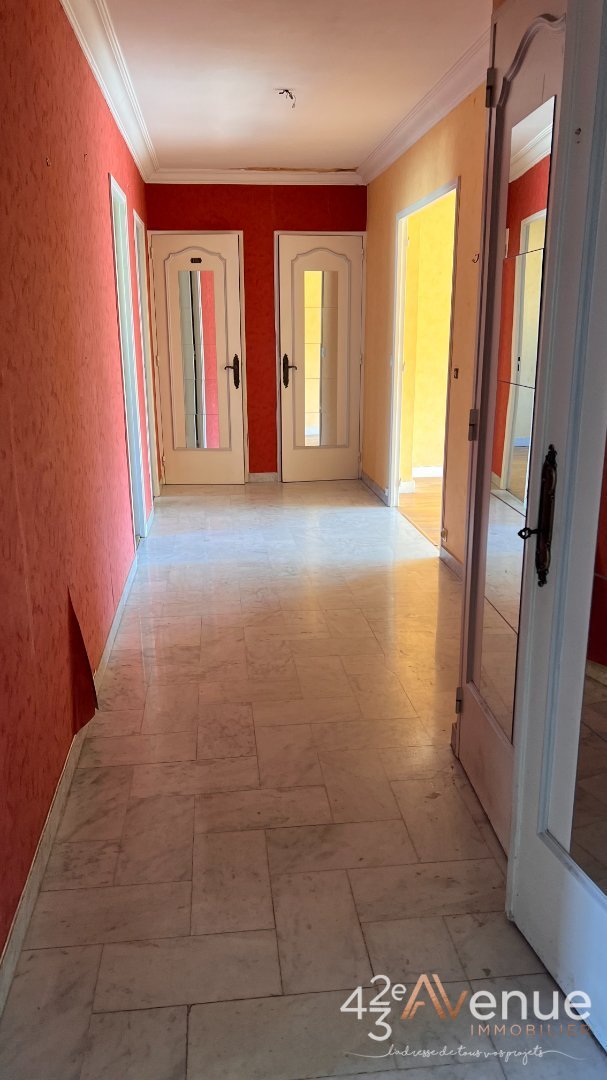 APPARTEMENT T4 A VENDRE - ST ETIENNE FACULTE   CENTRE DEUX - 80 m2 - 99�000�&euro;