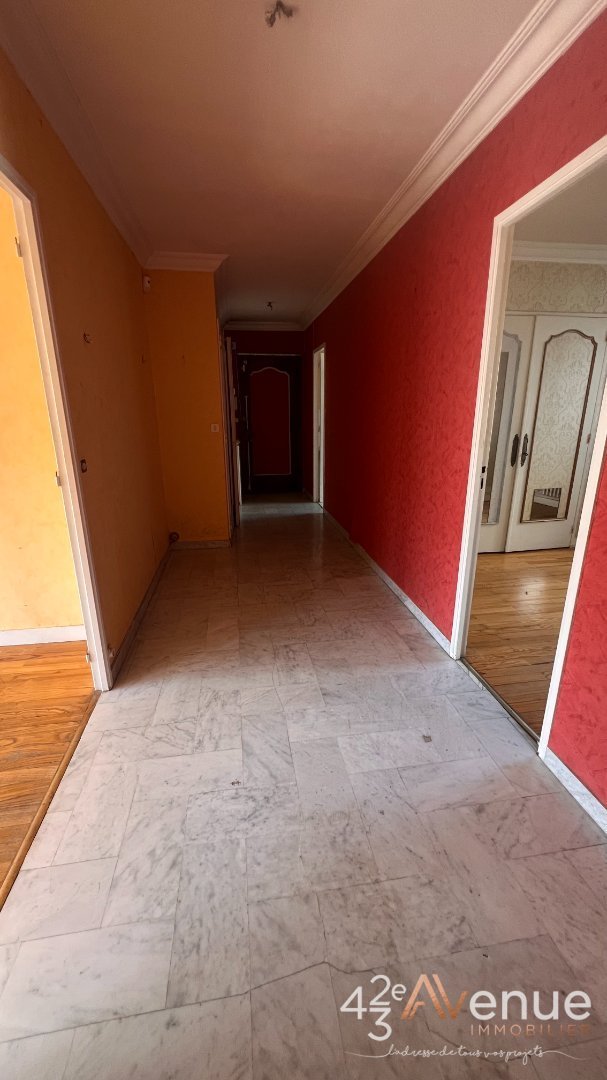 APPARTEMENT T4 A VENDRE - ST ETIENNE FACULTE   CENTRE DEUX - 80 m2 - 99�000�&euro;