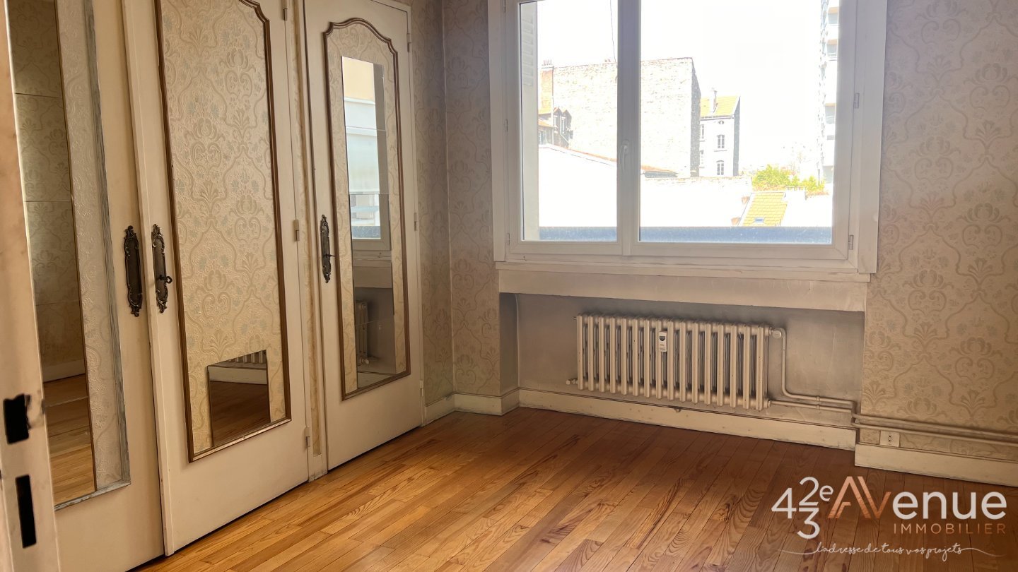 APPARTEMENT T4 A VENDRE - ST ETIENNE FACULTE   CENTRE DEUX - 80 m2 - 99�000�&euro;