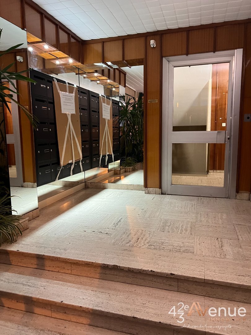 APPARTEMENT T4 A VENDRE - ST ETIENNE FACULTE   CENTRE DEUX - 80 m2 - 99�000�&euro;