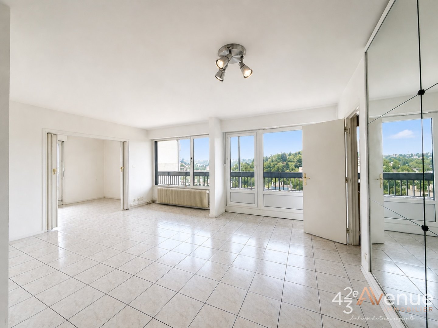 Appartement Type 4 dernier étage Centre Deux A VENDRE - ST ETIENNE FACULTE   CENTRE DEUX - 99.39 m2 - 128 400 &euro;
