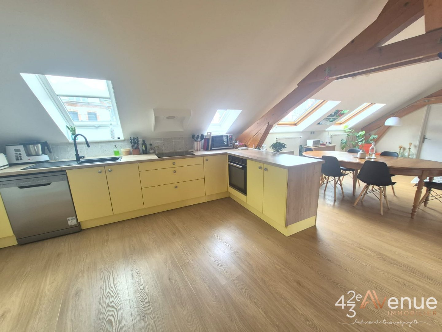 APPARTEMENT T4 A VENDRE - ST ETIENNE FAURIEL - 118.5 m2 - 220 000 €