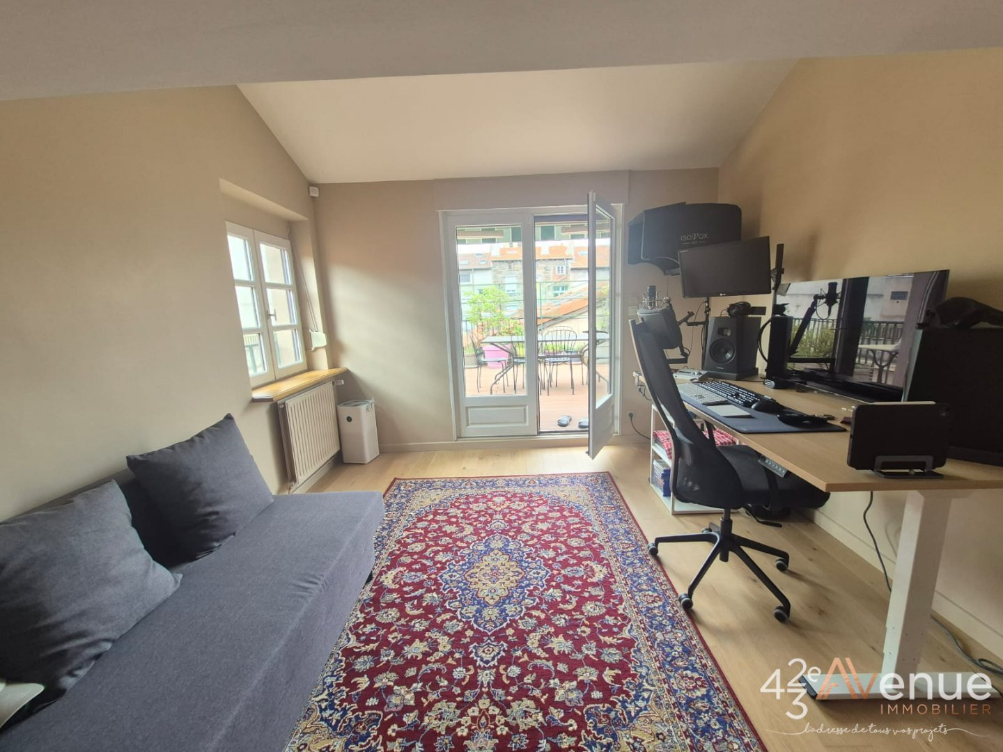 APPARTEMENT T4 A VENDRE - ST ETIENNE FAURIEL - 118.5 m2 - 220 000 €