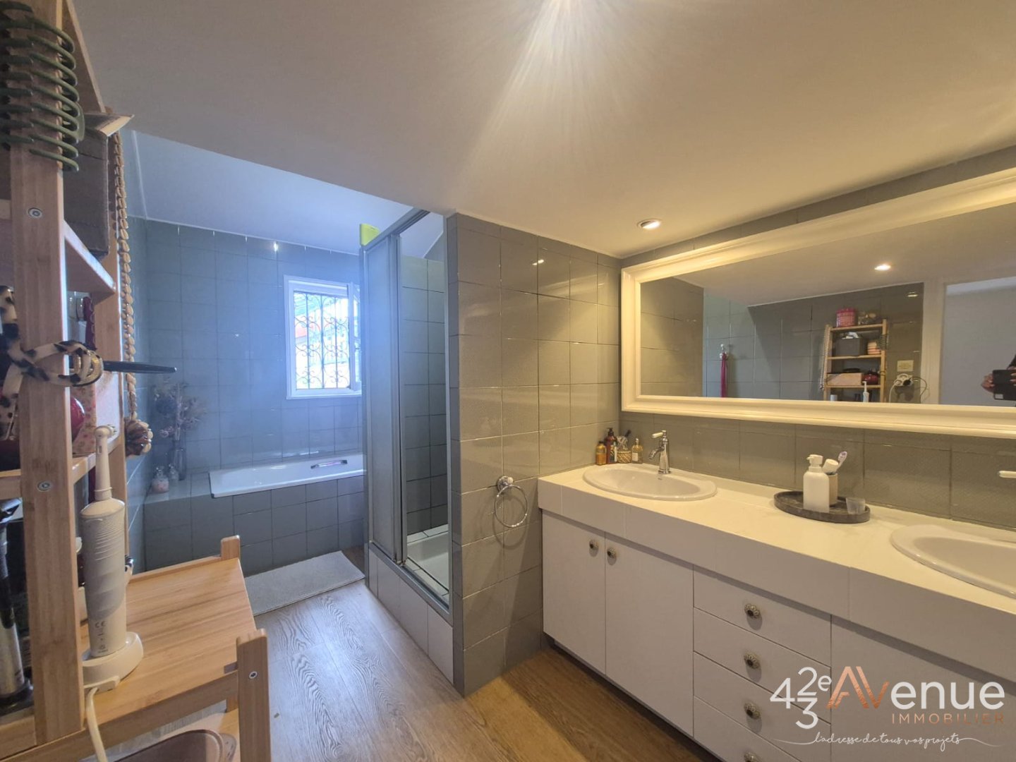 APPARTEMENT T4 A VENDRE - ST ETIENNE FAURIEL - 118.5 m2 - 220 000 €