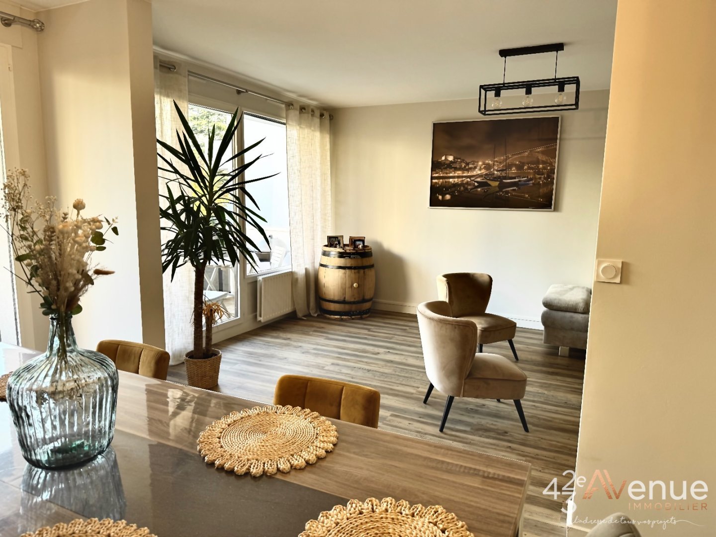 F4 De 102 m2 avec balcon A VENDRE - ST ETIENNE FAURIEL - 102.46 m2 - 189 000 €