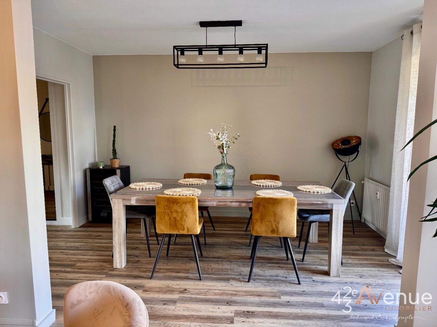 F4 De 102 m2 avec balcon A VENDRE - ST ETIENNE FAURIEL - 102.46 m2 - 189 000 €