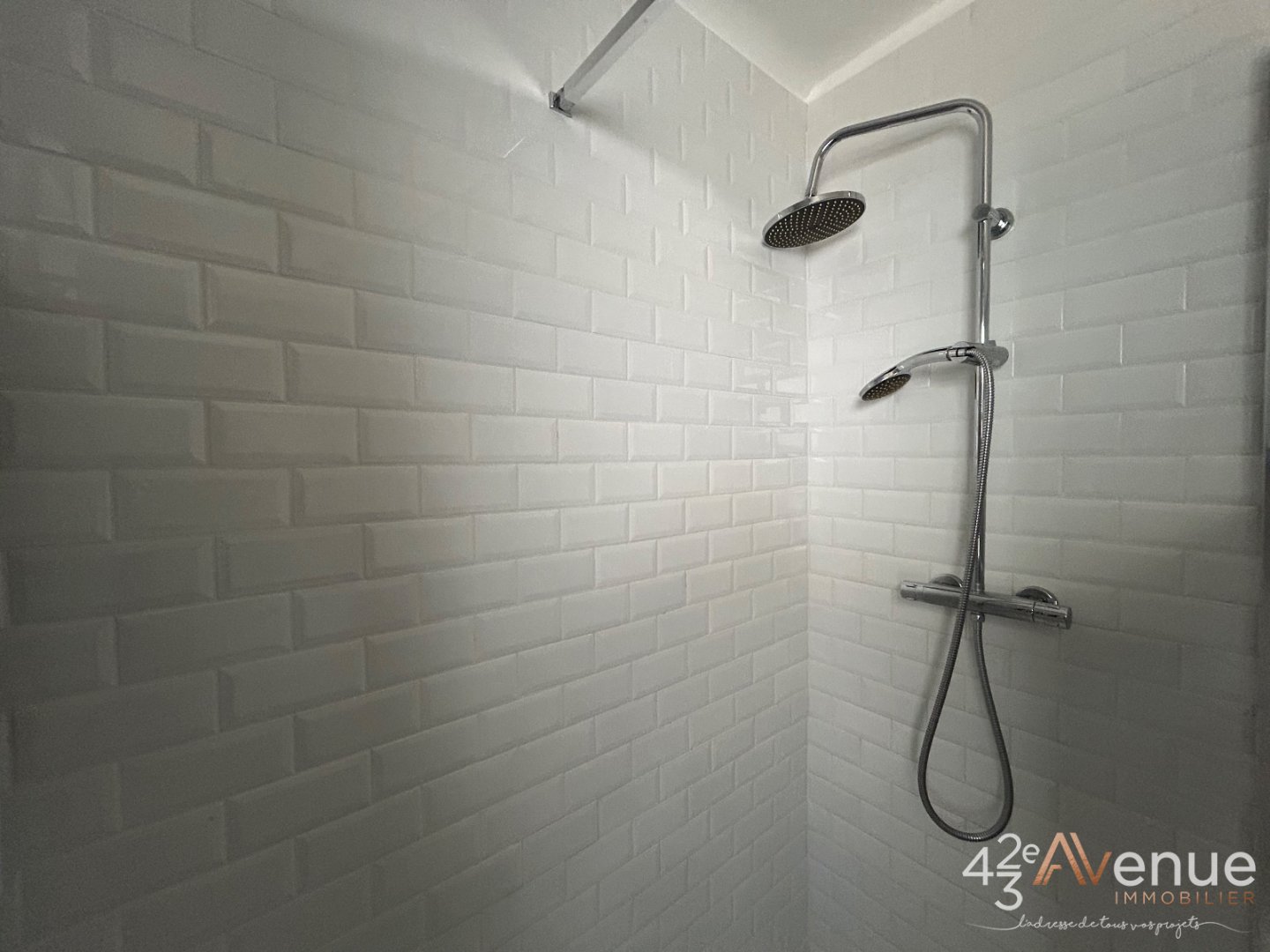 APPARTEMENT T4 A VENDRE - ST ETIENNE FAURIEL - 70 m2 - 135000€