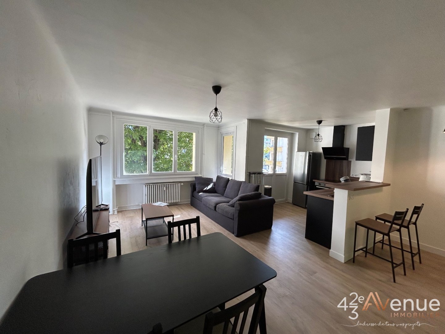 APPARTEMENT T4 A VENDRE - ST ETIENNE FAURIEL - 70 m2 - 135000€