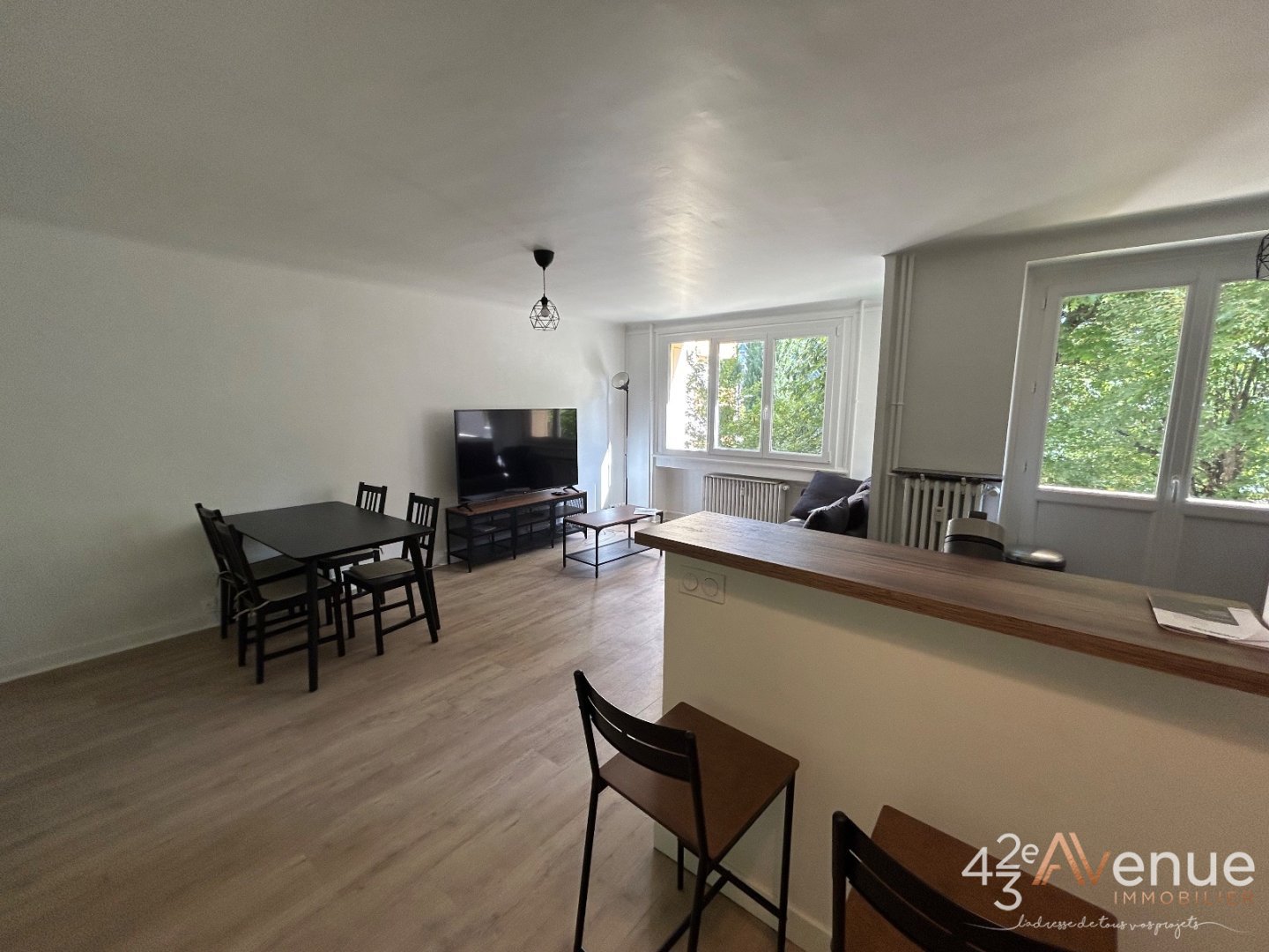 APPARTEMENT T4 A VENDRE - ST ETIENNE FAURIEL - 70 m2 - 135000€