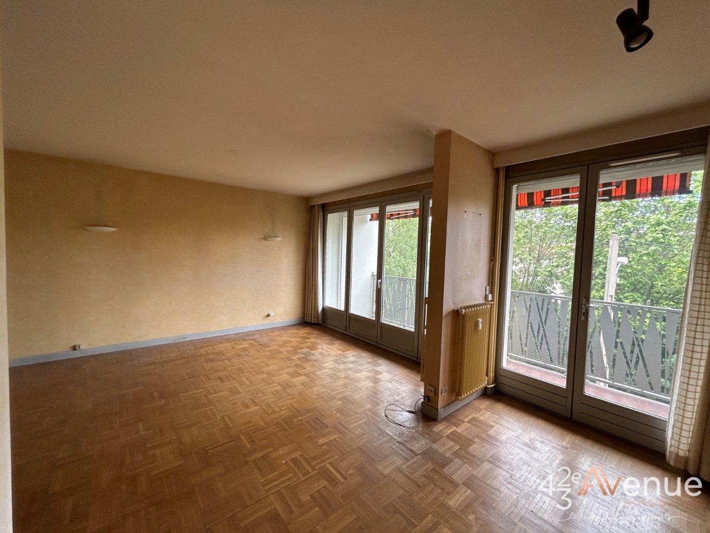 APPARTEMENT T4 A VENDRE - ST ETIENNE FAURIEL - 98 m2 - 110 000 &euro;