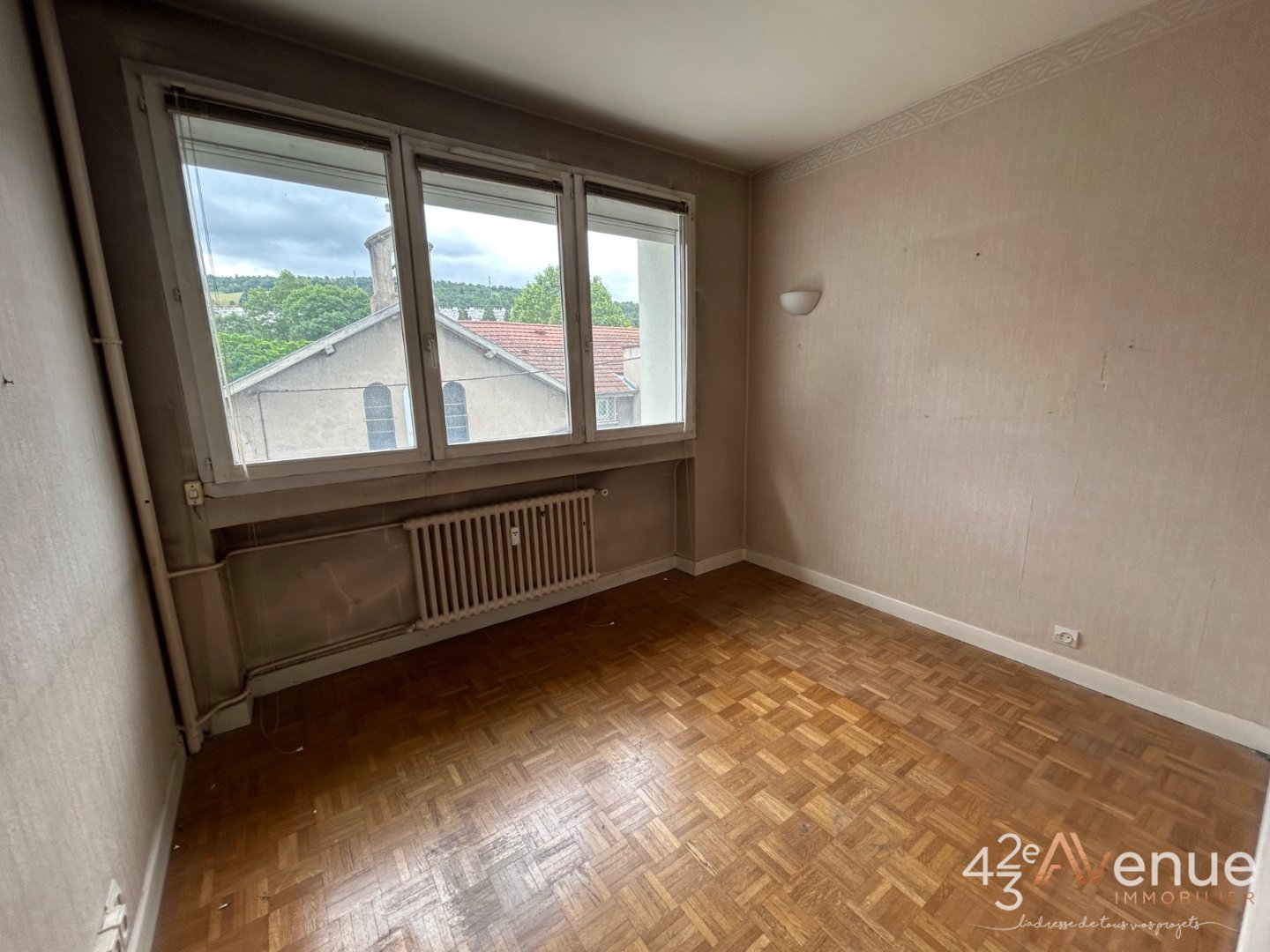 APPARTEMENT T4 A VENDRE - ST ETIENNE FAURIEL - 98 m2 - 110 000 &euro;