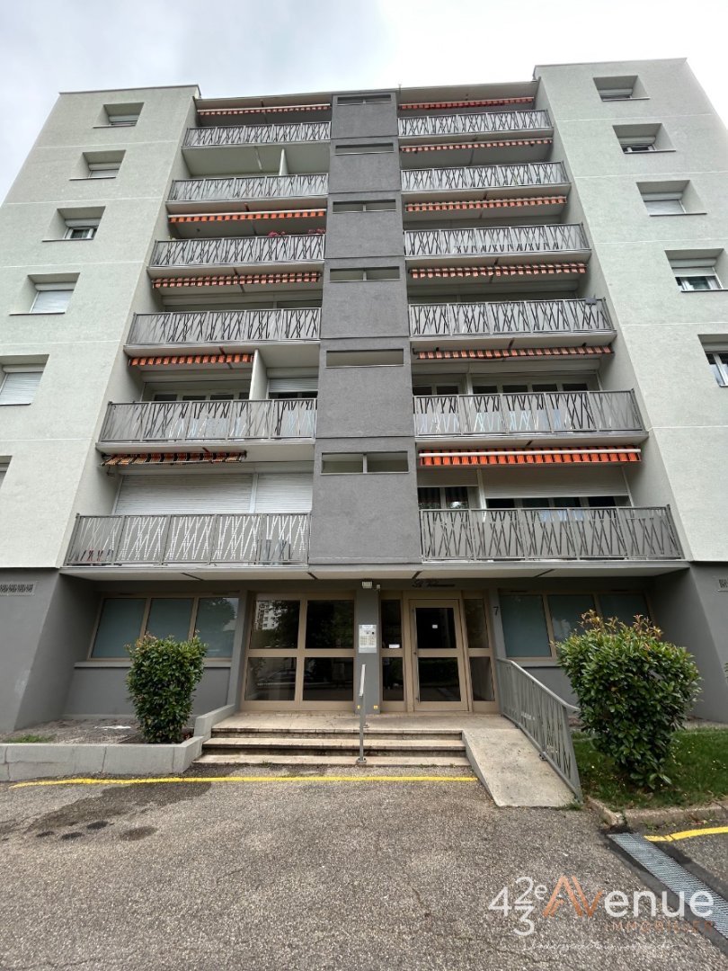 APPARTEMENT T4 A VENDRE - ST ETIENNE FAURIEL - 98 m2 - 110 000 &euro;
