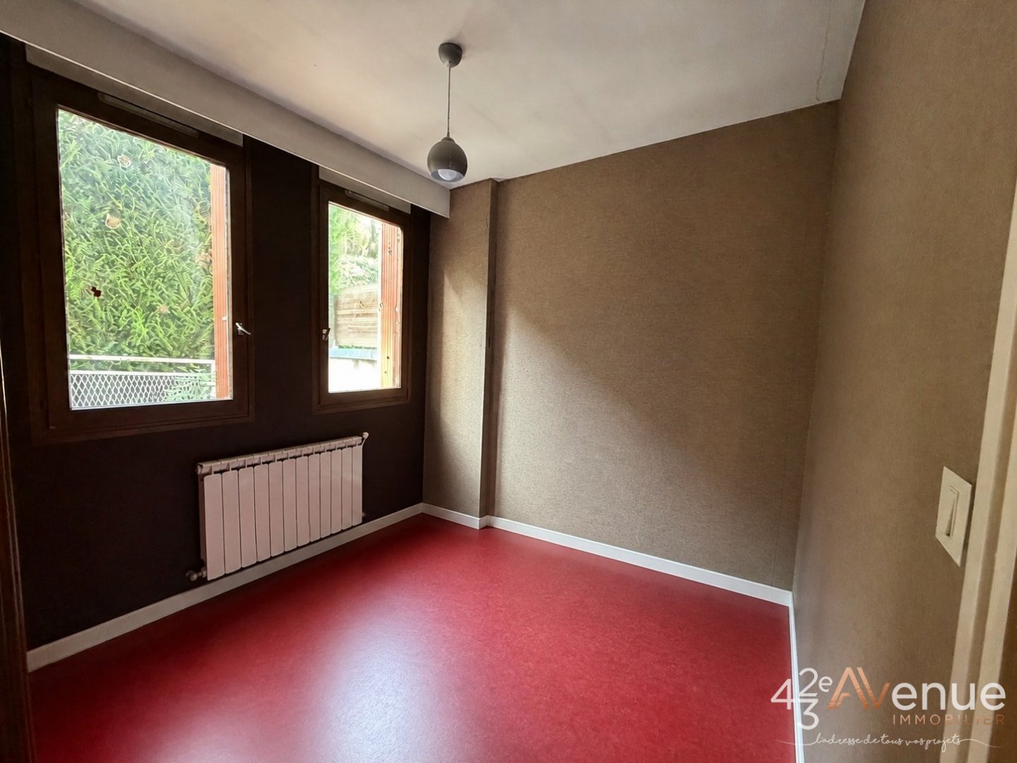 APPARTEMENT T4 A VENDRE - ST ETIENNE FAURIEL - 140 m2 - 180 000 &euro;