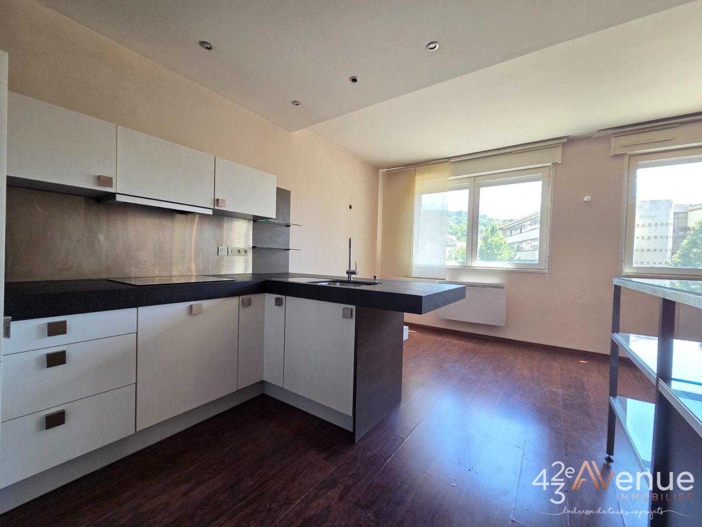 APPARTEMENT T4 A VENDRE - ST ETIENNE FOURNEYRON - 100.31 m2 - 165 000 &euro;