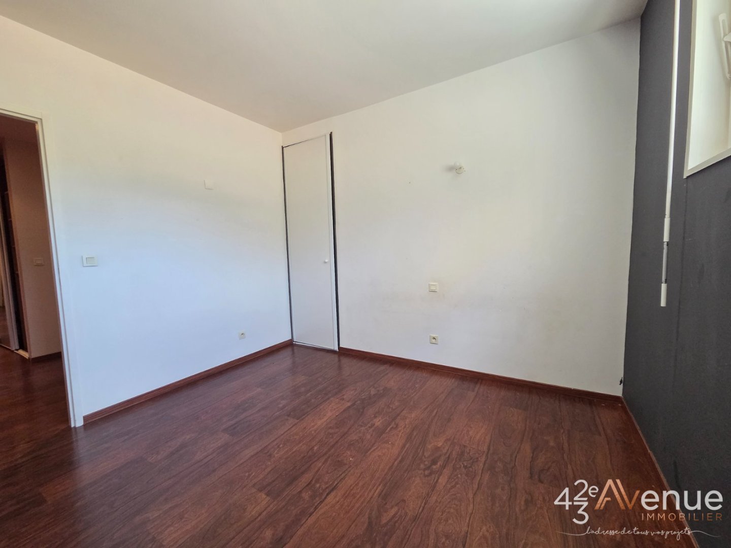 APPARTEMENT T4 A VENDRE - ST ETIENNE FOURNEYRON - 100.31 m2 - 165 000 &euro;