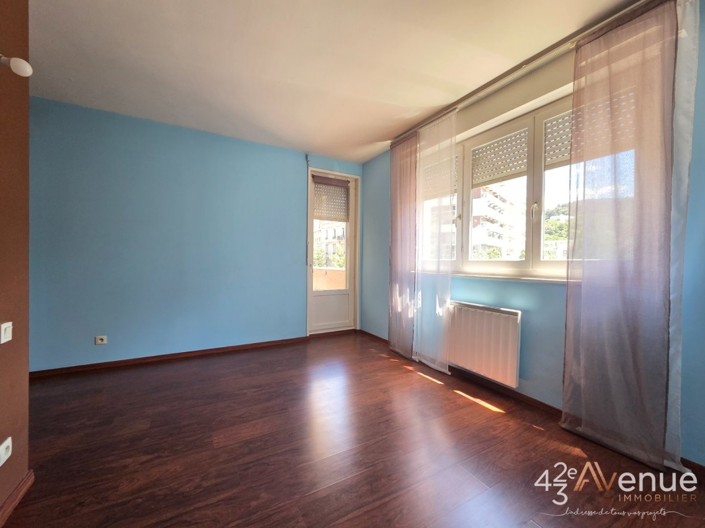 APPARTEMENT T4 A VENDRE - ST ETIENNE FOURNEYRON - 100.31 m2 - 165 000 &euro;