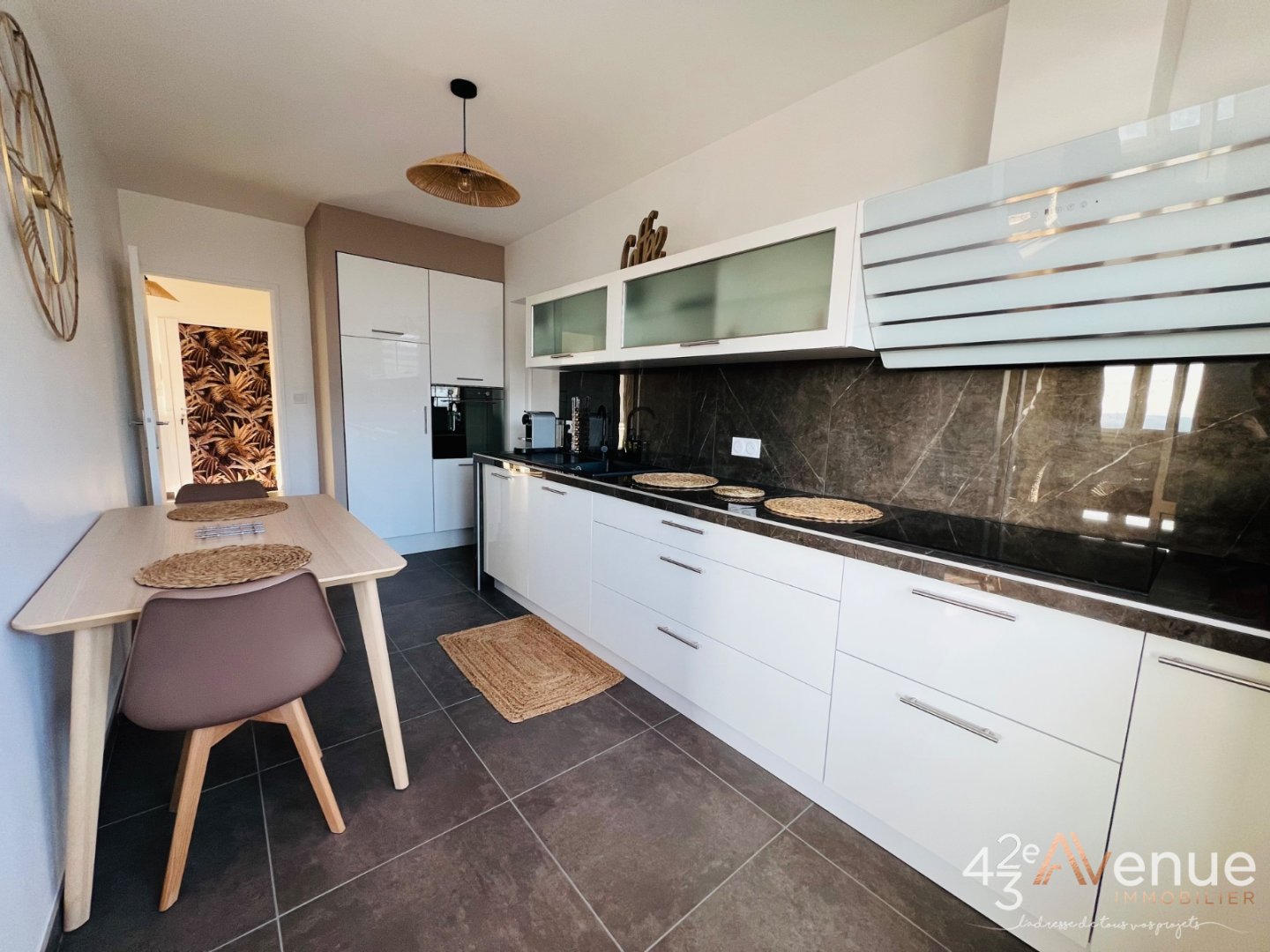 F4 De 94 m2 avec balcon - ST ETIENNE Haut de Fauriel - 94 m2 - VENDU