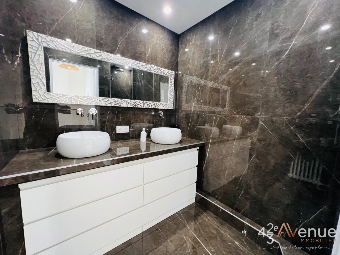 F4 De 94 m2 avec balcon - ST ETIENNE Haut de Fauriel - 94 m2 - VENDU