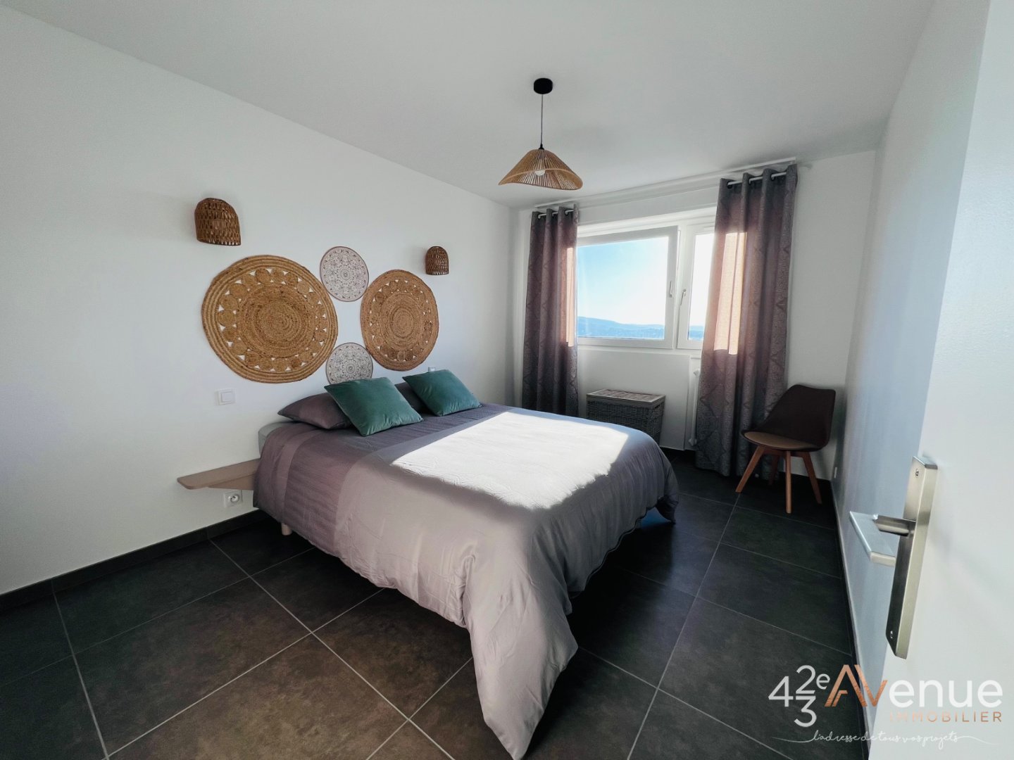 F4 De 94 m2 avec balcon - ST ETIENNE Haut de Fauriel - 94 m2 - VENDU