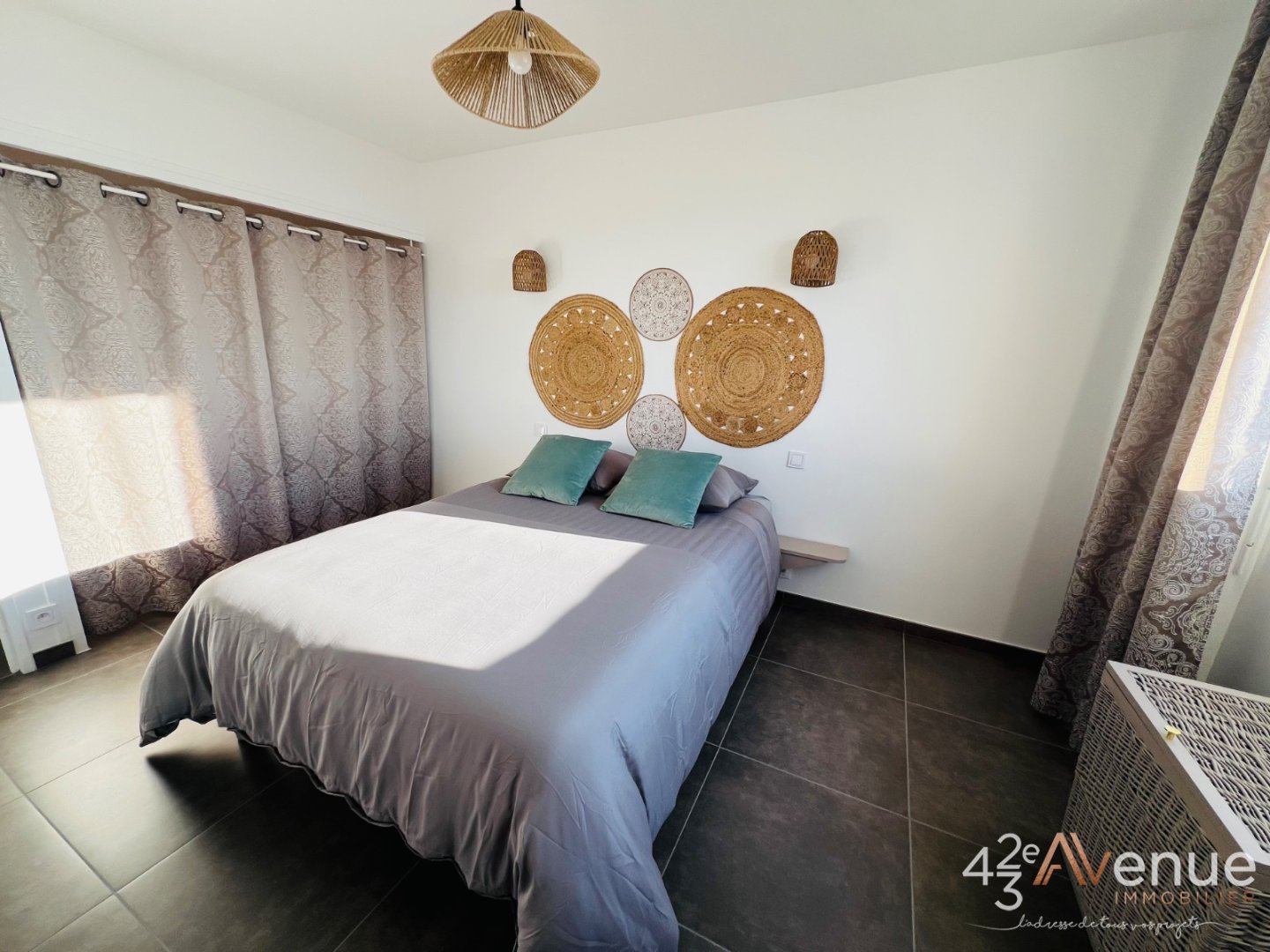 F4 De 94 m2 avec balcon - ST ETIENNE Haut de Fauriel - 94 m2 - VENDU