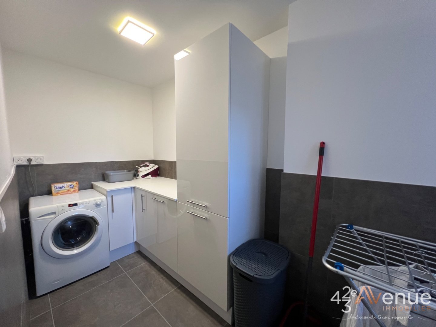 F4 De 94 m2 avec balcon - ST ETIENNE Haut de Fauriel - 94 m2 - VENDU