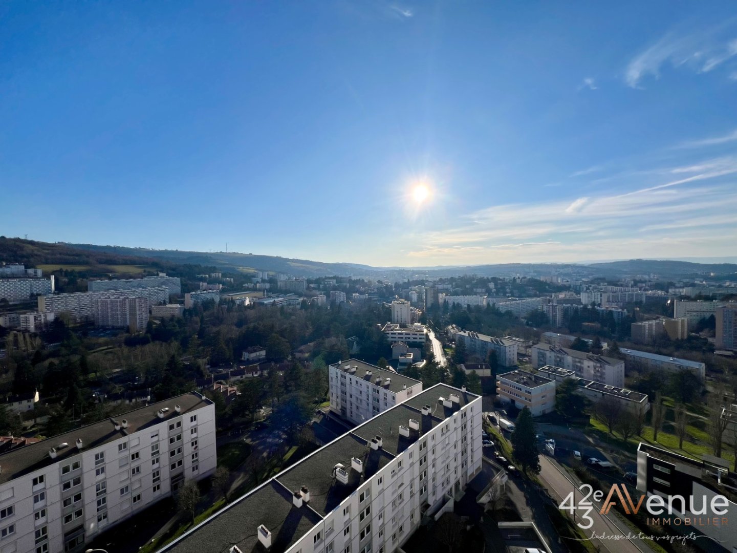 F4 De 94 m2 avec balcon - ST ETIENNE Haut de Fauriel - 94 m2 - VENDU