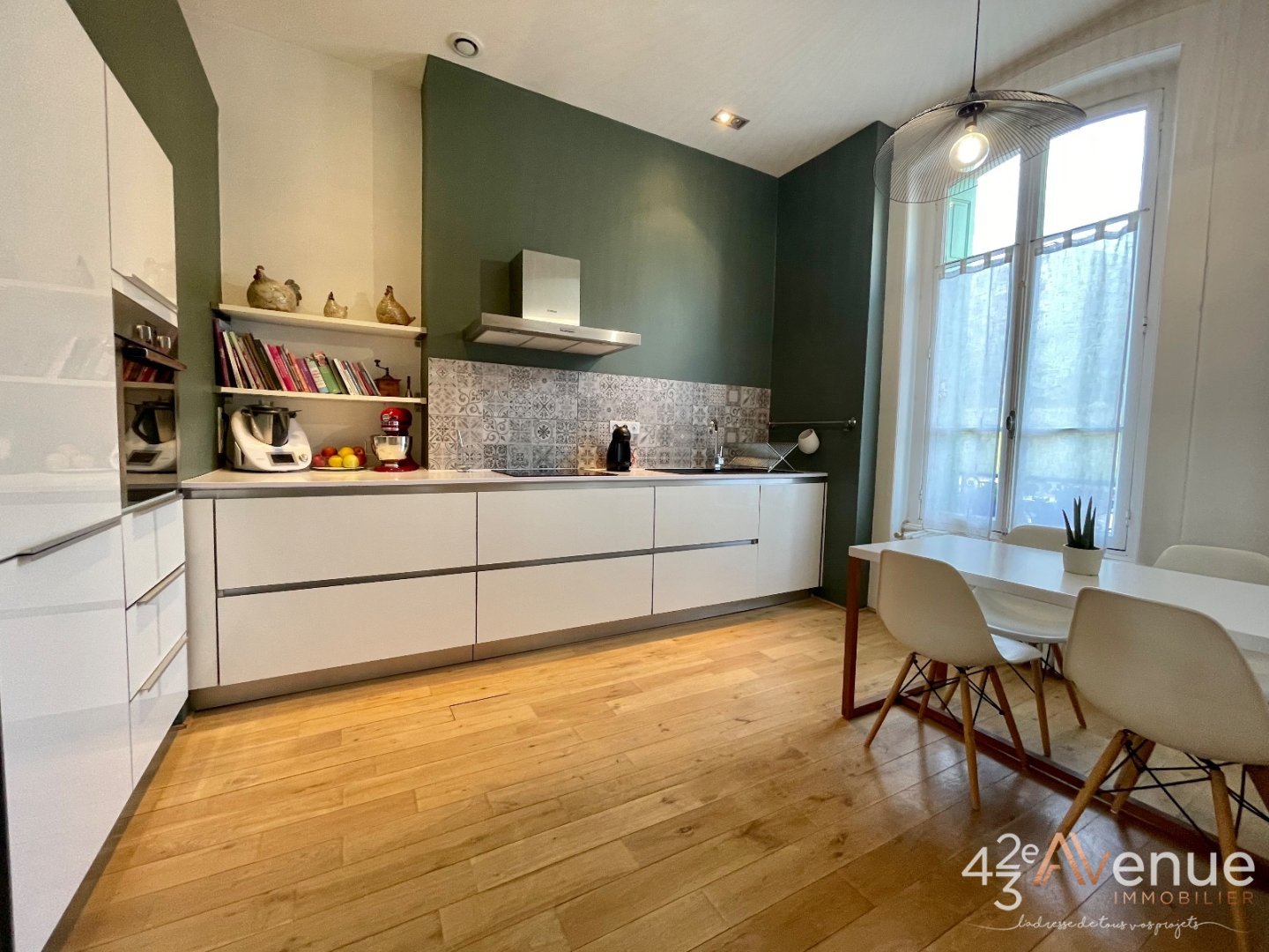 F4 de 146 m2 sur les hauteurs d Albert Thomas A VENDRE - ST ETIENNE Hauteur de la place Albert Thomas - 147.37 m2 - 230 000 €