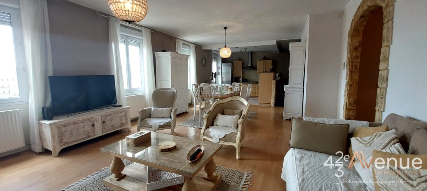 T4 Proximit place Jacquard A VENDRE - ST ETIENNE JACQUARD - 127 m2 - 109000€