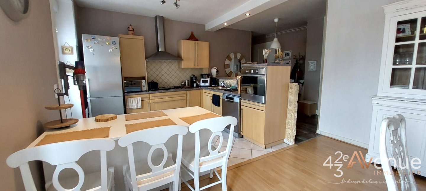 T4 Proximit place Jacquard - ST ETIENNE JACQUARD - 127 m2 - 109000€