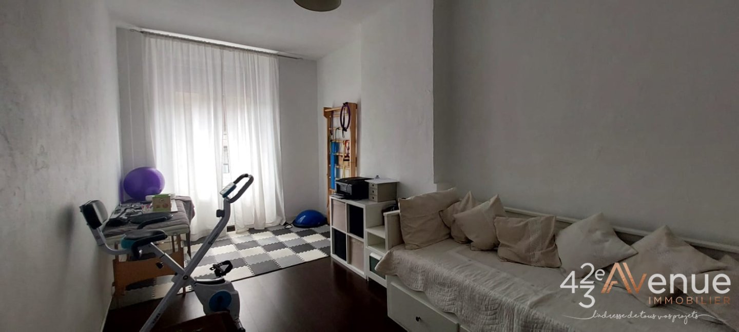 T4 Proximit place Jacquard - ST ETIENNE JACQUARD - 127 m2 - 109000€