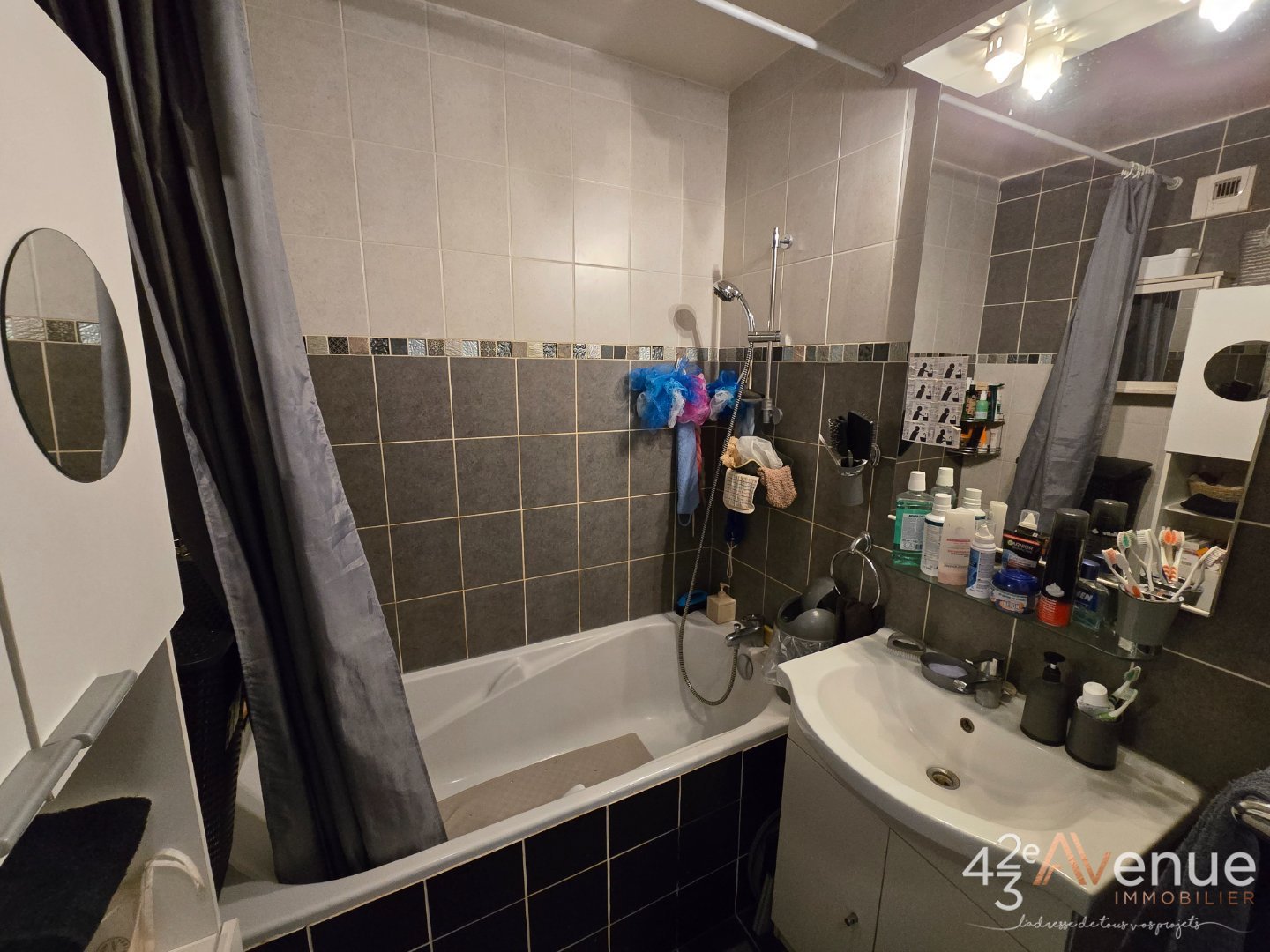 APPARTEMENT T5 A VENDRE - ST ETIENNE LA METARE - 90.93 m2 - 89000€